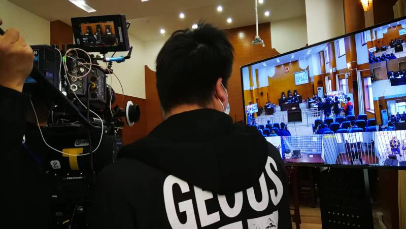 AI生成VS人工创意——象山区广告片拍摄公司的技术浪漫主义实践